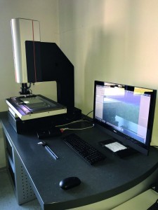 Das Videomessmikroskop von Garant wird für präzise Messungen im Prozess und in der Endkontrolle eingesetzt