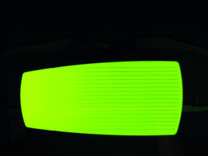Eines der OLED-Leuchtelemente für die OP-Lampe. Die OLED-Elemente übernehmen die Hintergrundbeleuchtung, während die Spot-Beleuchtung von LEDs übernommen wird