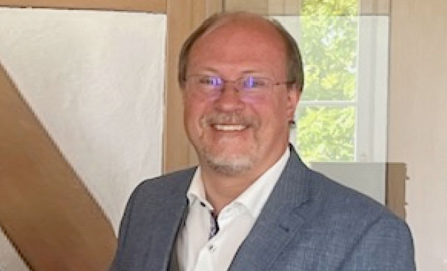 Dr. Wolfgang Hansal