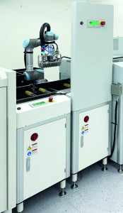 Das Cobot-System zur Automatisierung des Laser-Nutzentrenners wurde von LPKF und SmartRep entwickelt