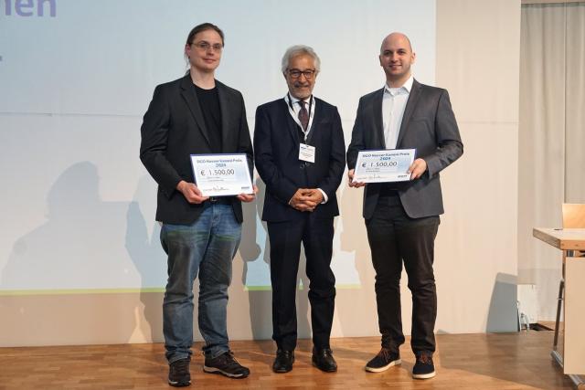 Frank Simchen, Prof. Nasser Kanani und Dr. René Böttcher (v.l.n.r.) bei der Preisverleihung des Nasser-Kanani-Preises